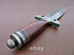 Beautiful Custom Hand-Forged Damascus Steel Dagger Knife Wood Handle