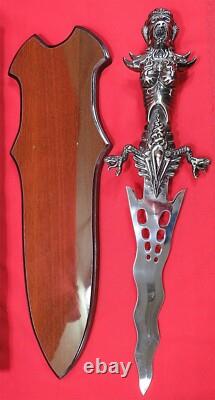 New Emblazon Of Knife 19 Medussa Stainless Steel Blade Display Knife Dagger