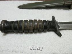 U. S. M3 WWII Camillus Trench Fighting Knife Dagger With Sheath