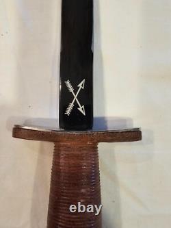 Vintage CASE V-42 Dagger Canadians Special Forces Combat Knife Numbered