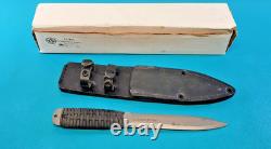 Couteau Dague Ek #2C Commando Noir Paracorde + Étui et Boîte TR328 Couteau Dague Ek #2C Commando Noir Paracorde + Étui et Boîte TR328