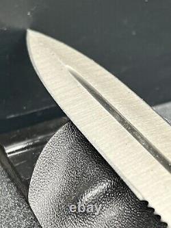 Couteau Vintage SOG Seki Japan Desert Dagger avec Fourreau