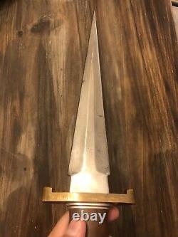Couteau dague modèle 13-12 en hommage aux années 70 et 80, fait sur mesure à la main en Arkansas.
