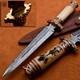 Couteau De Chasse Dague En Acier Damas Fait Main Sbc Avec Manche En Os De Chameau Grav&eacute; De Scrimshaw