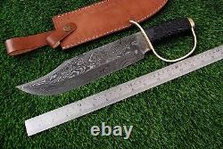 Couteau de chasse de survie à la dague Bowie en damas fait à la main avec garde en laiton et résine personnalisée