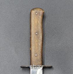 Couteau de combat de la Luftwaffe allemande de la Seconde Guerre mondiale avec fourreau