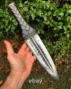 Couteau de combat en acier au carbone fait main sur mesure pour le camping, la survie et la chasse