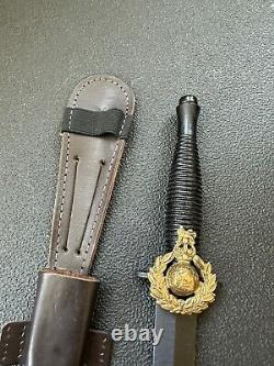 Couteau de combat fabriqué à Sheffield par le Britannique R. Cooper