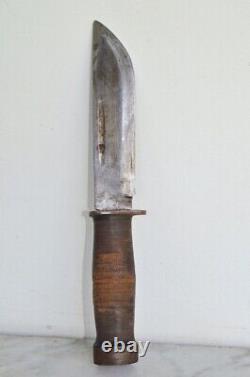 Couteau de combat militaire Vintage CATTARAUGUS 225Q de la Seconde Guerre mondiale et son fourreau en cuir.