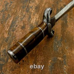 Couteau poignard en damas sur mesure de style médiéval unique en son genre avec bois de bouleau