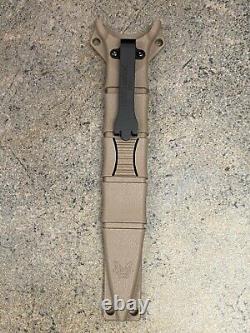 Dague à lame noire SOCP Skeletonized Dagger 176BKSN de Benchmade, étui design Thompson