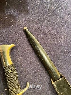 Dague allemande de la Première et de la Seconde Guerre mondiale gravée - baïonnette de parade avec étui de combat et grenouille.