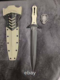 Dague tactique à double tranchant Dark Angle, pointe spear, lame de 9 cm, longueur totale 16 cm, neuve en boîte