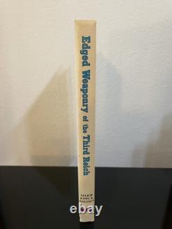 Dagues, baïonnettes, couteaux de combat / Armes blanches, Major John R. Angolia, lot de 2