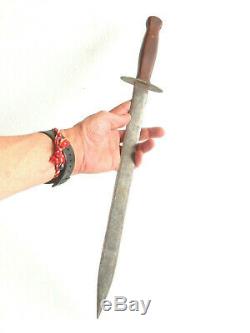 Énorme Couteau Dague Antique Tang Trois Quarts, Poignée Bakélite Avec Gardien De Bronze