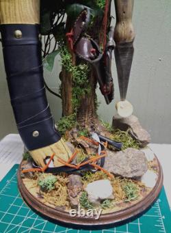 Ensemble viking. Hache, couteau de Damas, dague de Damas, fourreaux et support. Neuf