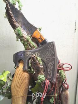 Ensemble viking. Hache, couteau de Damas, dague de Damas, fourreaux et support. Neuf