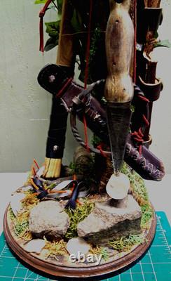 Ensemble viking. Hache, couteau de Damas, dague de Damas, fourreaux et support. Neuf