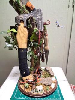 Ensemble viking. Hache, couteau de Damas, dague de Damas, fourreaux et support. Neuf
