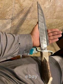 Magnifique poignard en acier damas torsadé de 18 pouces, fait sur mesure à la main, avec fourreau.