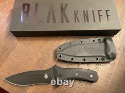 Set de 2 Couteaux Fixes Blak avec Étuis Durs
