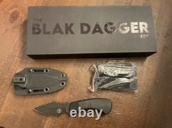 Set de 2 Couteaux Fixes Blak avec Étuis Durs