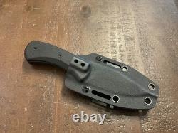Set de 2 Couteaux Fixes Blak avec Étuis Durs